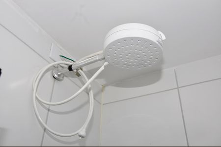 Casa para alugar com 34m², 2 quartos e sem vaga Casa para alugar com 34m², 2 quartos e sem vagaDetalhe - Banheiro Social e Suíte Americana