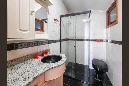 Banheiro 2 de apartamento para alugar com 3 quartos, 122m² em Independência, Porto Alegre