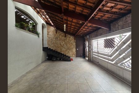 Casa à venda com 261m², 4 quartos e 2 vagas Casa à venda com 261m², 4 quartos e 2 vagasGaragem