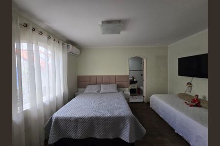 Casa à venda com 261m², 4 quartos e 2 vagas Casa à venda com 261m², 4 quartos e 2 vagasSuíte 01