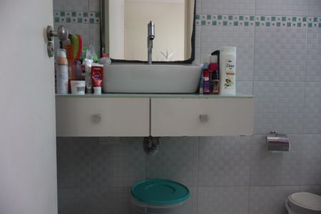 Casa à venda com 261m², 4 quartos e 2 vagasBanheiro da Suíte 2