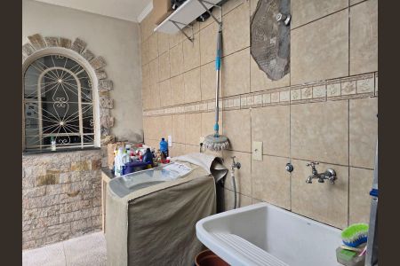 Casa à venda com 261m², 4 quartos e 2 vagas Casa à venda com 261m², 4 quartos e 2 vagasÁrea de Serviço e Churrasqueira