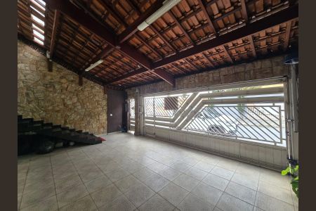 Casa à venda com 261m², 4 quartos e 2 vagas Casa à venda com 261m², 4 quartos e 2 vagasGaragem