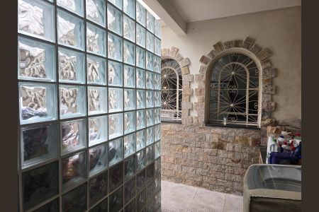 Casa à venda com 261m², 4 quartos e 2 vagas Casa à venda com 261m², 4 quartos e 2 vagasÁrea de Serviço e Churrasqueira