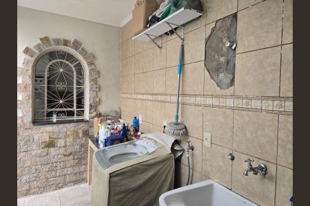 Casa à venda com 261m², 4 quartos e 2 vagas Casa à venda com 261m², 4 quartos e 2 vagasÁrea de Serviço e Churrasqueira