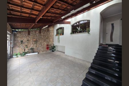 Casa à venda com 261m², 4 quartos e 2 vagas Casa à venda com 261m², 4 quartos e 2 vagasGaragem