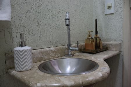 Casa à venda com 261m², 4 quartos e 2 vagasLavabo 