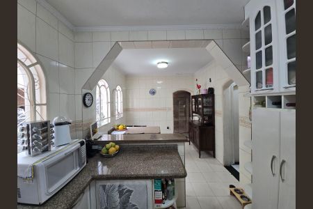 Casa à venda com 261m², 4 quartos e 2 vagas Casa à venda com 261m², 4 quartos e 2 vagasCozinha