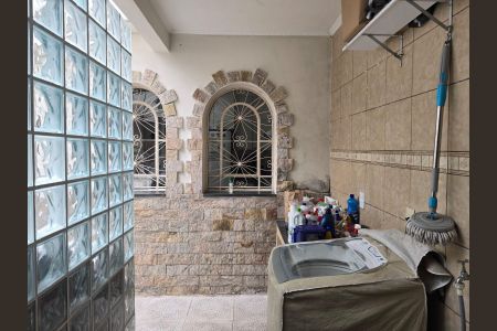 Casa à venda com 261m², 4 quartos e 2 vagas Casa à venda com 261m², 4 quartos e 2 vagasÁrea de Serviço e Churrasqueira