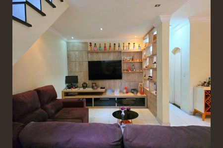 Casa à venda com 261m², 4 quartos e 2 vagas Casa à venda com 261m², 4 quartos e 2 vagasSala