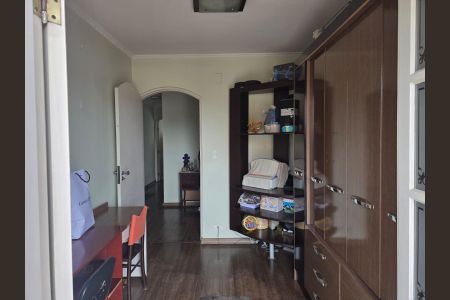 Casa à venda com 261m², 4 quartos e 2 vagas Casa à venda com 261m², 4 quartos e 2 vagasQuarto 04