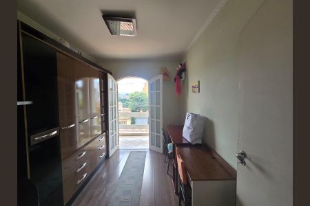 Casa à venda com 261m², 4 quartos e 2 vagas Casa à venda com 261m², 4 quartos e 2 vagasQuarto 04