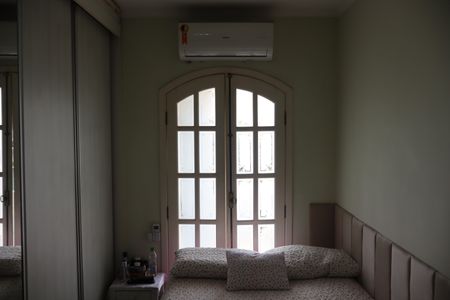 Casa à venda com 261m², 4 quartos e 2 vagasSuíte 02