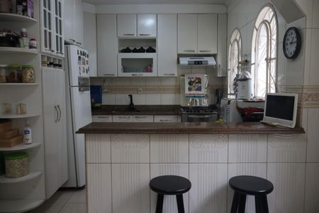 Casa à venda com 261m², 4 quartos e 2 vagasCozinha 