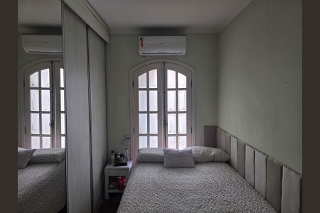 Casa à venda com 261m², 4 quartos e 2 vagas Casa à venda com 261m², 4 quartos e 2 vagasSuíte 02