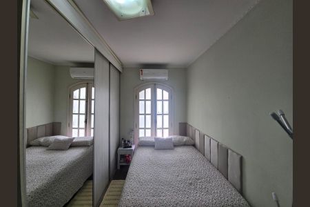 Casa à venda com 261m², 4 quartos e 2 vagas Casa à venda com 261m², 4 quartos e 2 vagasSuíte 02