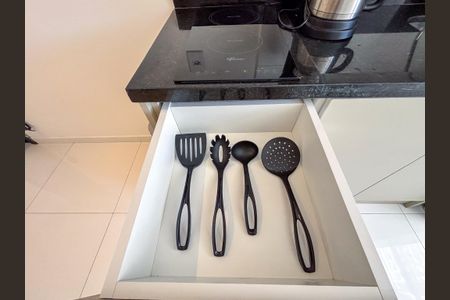 Cozinha de apartamento para alugar com 1 quarto, 27m² em Tatuapé, São Paulo