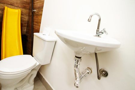 Casa de condomínio para alugar com 160m², 3 quartos e 3 vagas Casa de condomínio para alugar com 160m², 3 quartos e 3 vagasBanheiro de serviço