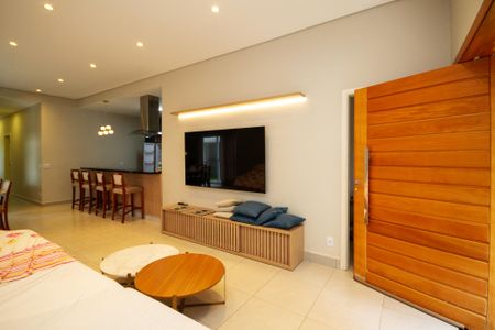 Casa de condomínio para alugar com 160m², 3 quartos e 3 vagas Casa de condomínio para alugar com 160m², 3 quartos e 3 vagasSala