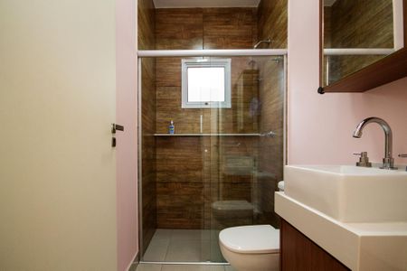 Casa de condomínio para alugar com 160m², 3 quartos e 3 vagas Casa de condomínio para alugar com 160m², 3 quartos e 3 vagasBanheiro Quarto 2