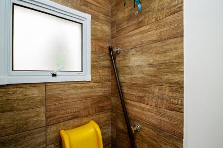 Casa de condomínio para alugar com 160m², 3 quartos e 3 vagas Casa de condomínio para alugar com 160m², 3 quartos e 3 vagasBanheiro de serviço