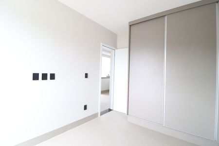 Apartamento para alugar com 2 quartos, 54m² em Santa Mônica, Uberlândia