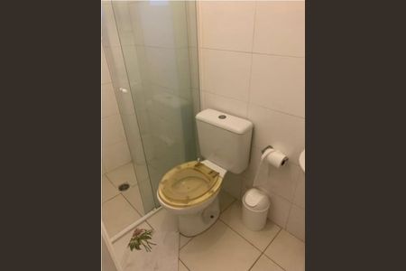 Banheiro de apartamento para alugar com 2 quartos, 58m² em Aviação, Praia Grande