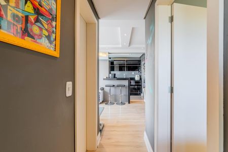 Corredor  de apartamento para alugar com 2 quartos, 58m² em Passo d’Areia, Porto Alegre