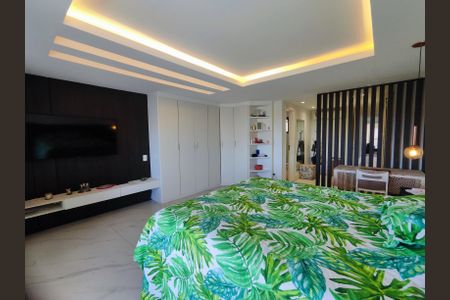 Apartamento à venda com 300m², 3 quartos e 3 vagasSuíte 3