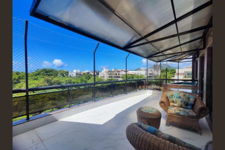 Apartamento à venda com 300m², 3 quartos e 3 vagasVaranda