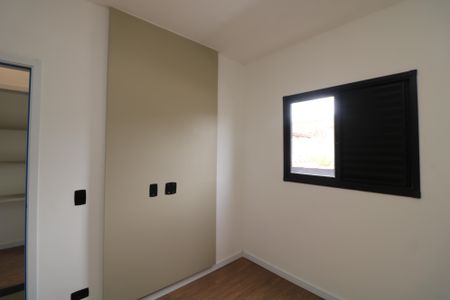 Quarto 2 de apartamento para alugar com 2 quartos, 45m² em Vila Fernandes, São Paulo