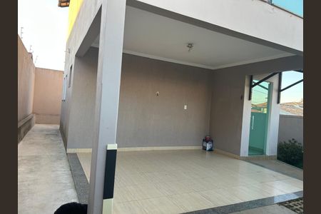 Casa para alugar com 202m², 3 quartos e 2 vagasÁrea externa