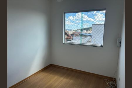 Quarto  de casa para alugar com 3 quartos, 202m² em Santa Helena, Contagem