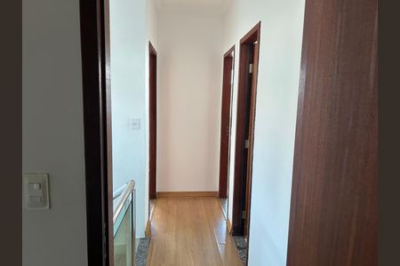 Casa para alugar com 202m², 3 quartos e 2 vagasCorredor