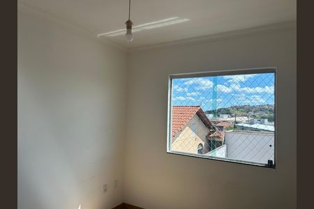 Quarto de casa para alugar com 3 quartos, 202m² em Santa Helena, Contagem