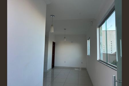 Sala de casa para alugar com 3 quartos, 202m² em Santa Helena, Contagem