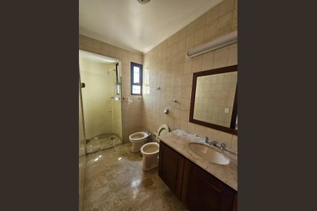 Apartamento à venda com 283m², 4 quartos e 5 vagasBanheiro 1