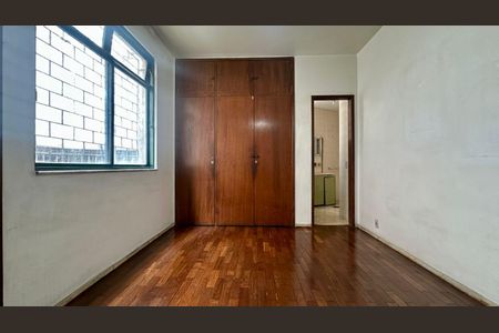 Apartamento à venda com 210m², 4 quartos e 2 vagasQuarto 