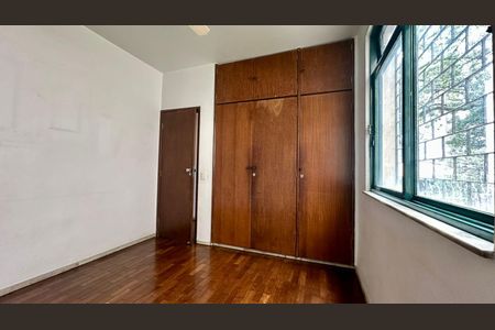 Apartamento à venda com 210m², 4 quartos e 2 vagasQuarto 