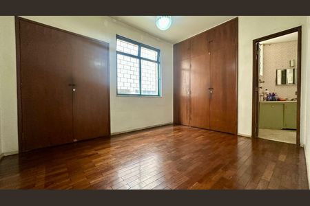 Apartamento à venda com 210m², 4 quartos e 2 vagasQuarto 