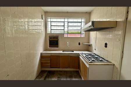 Apartamento à venda com 210m², 4 quartos e 2 vagasCozinha 