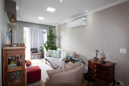 Sala de apartamento à venda com 2 quartos, 60m² em Jardim Vila Galvao, Guarulhos