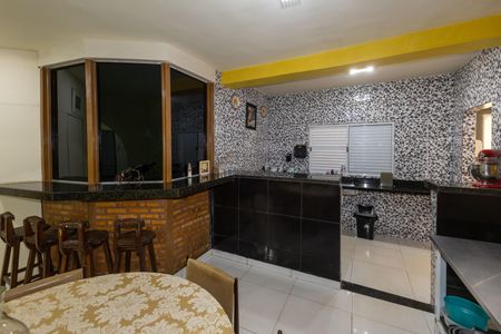 Casa para alugar com 250m², 5 quartos e 1 vagaCozinha