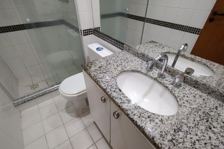 Apartamento à venda com 66m², 2 quartos e 1 vagaBanheiro da Suíte