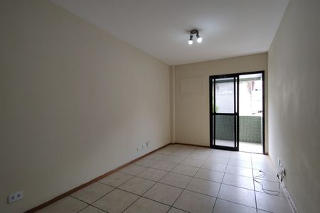 Apartamento à venda com 66m², 2 quartos e 1 vagaSala