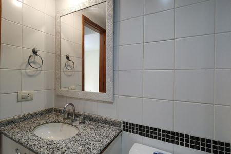 Apartamento à venda com 66m², 2 quartos e 1 vagaBanheiro Social