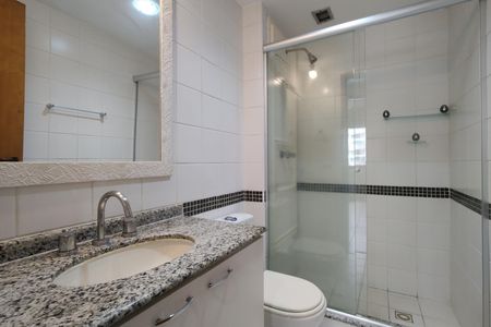 Apartamento à venda com 66m², 2 quartos e 1 vagaBanheiro Social