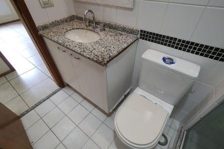 Apartamento à venda com 66m², 2 quartos e 1 vagaBanheiro Social