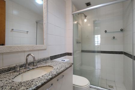 Apartamento à venda com 66m², 2 quartos e 1 vagaBanheiro Social
