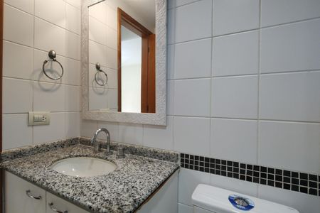 Apartamento à venda com 66m², 2 quartos e 1 vagaBanheiro Social